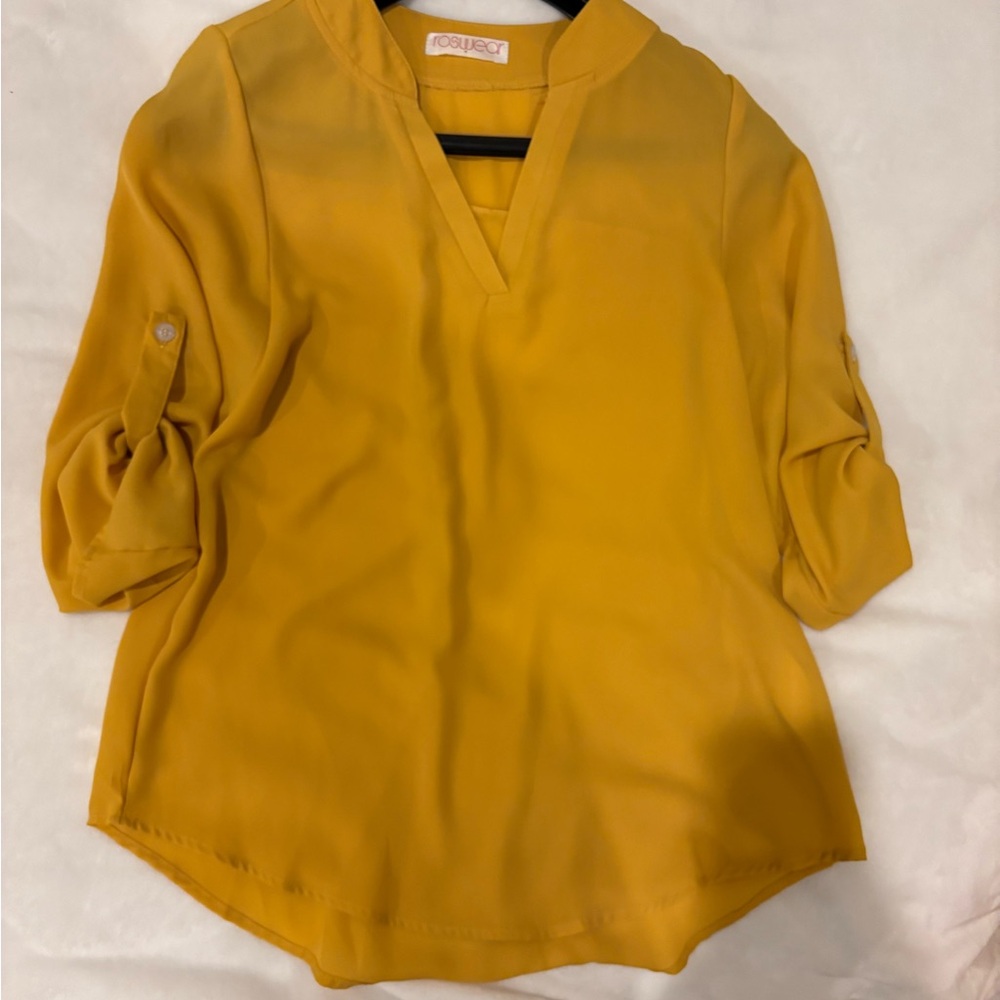 Elegant Yellow Blouse with Buttoned Sleeves